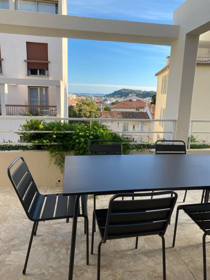 Terrasse Plein Sud - Chaleureux En Centre Ville Ιέρ Εξωτερικό φωτογραφία
